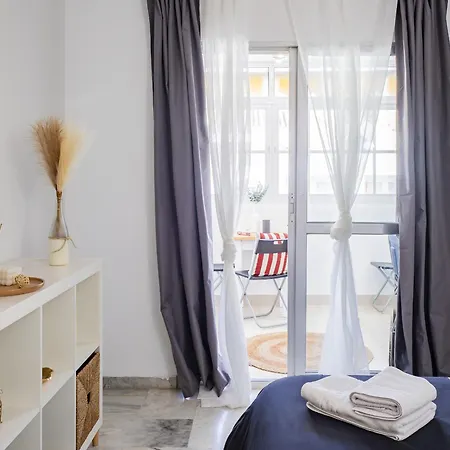 Cubo's De Lacroix & Pool Apartment Fuengirola