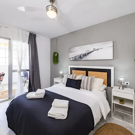 Cubo's De Lacroix & Pool Apartment