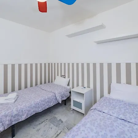 Cubo's De Lacroix & Pool Apartment *