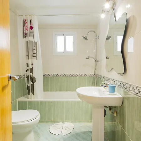 Apartment Cubo's De Lacroix & Pool